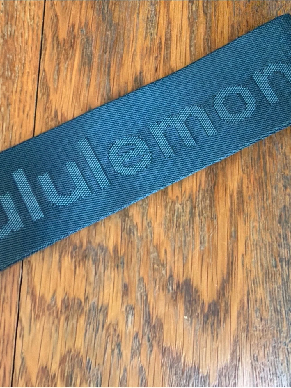 Lululemon Never Lost Lanyard Key Chain Green Preowned   12” long